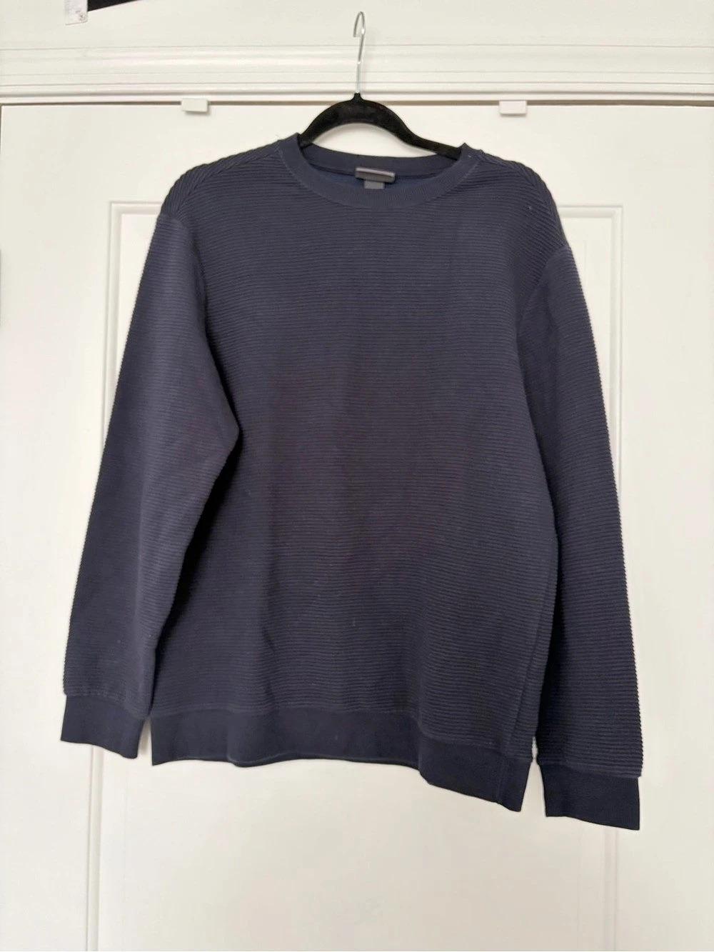 H&M Men’s Navy Textured Ribbed Crewneck Sweatshirt Size M